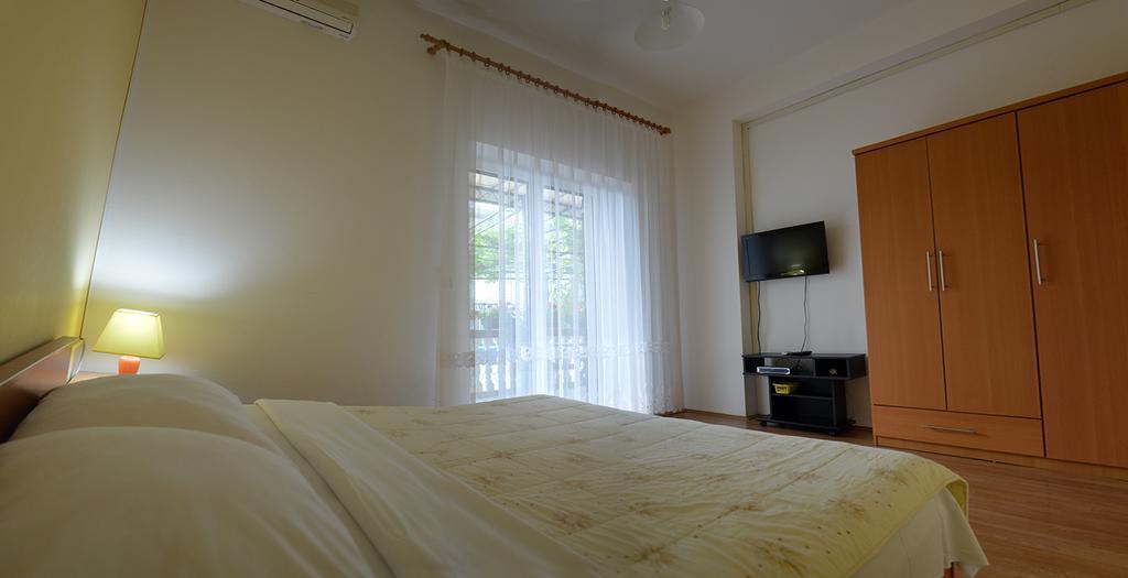 Apartments "Ruza" Vodice Esterno foto