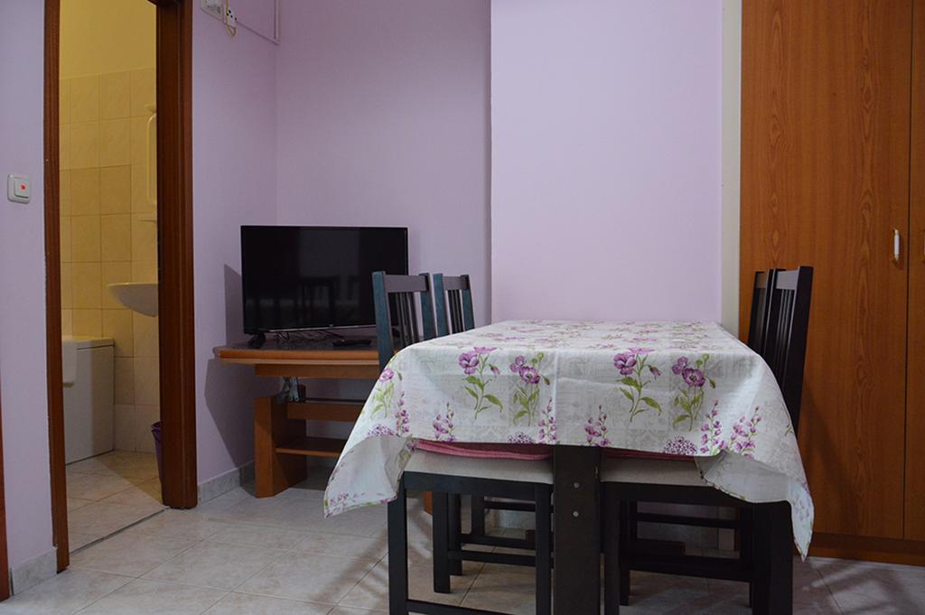 Apartments "Ruza" Vodice Esterno foto
