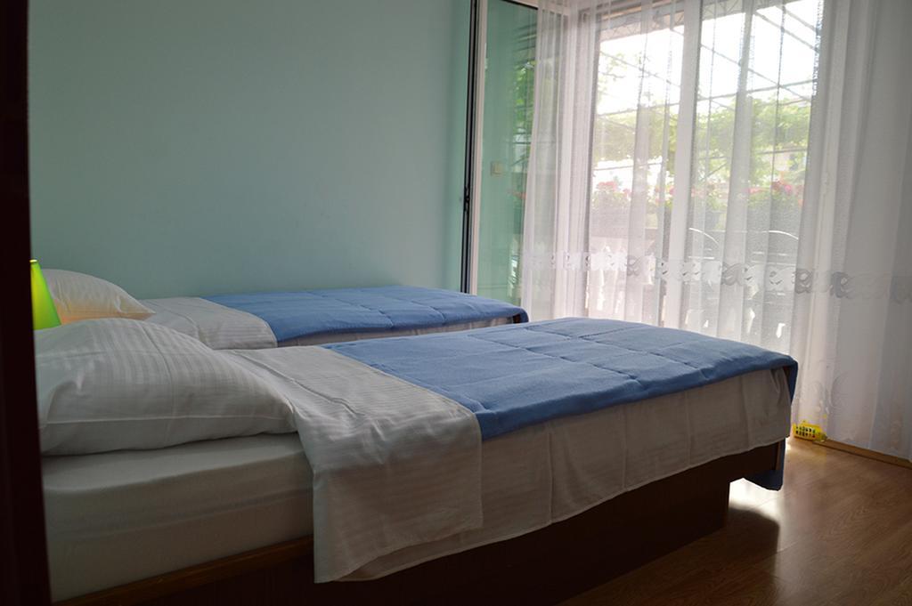Apartments "Ruza" Vodice Esterno foto