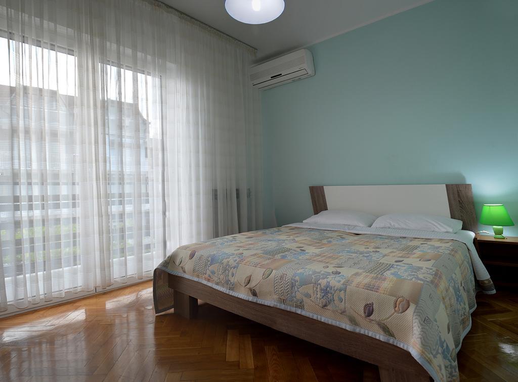 Apartments "Ruza" Vodice Esterno foto