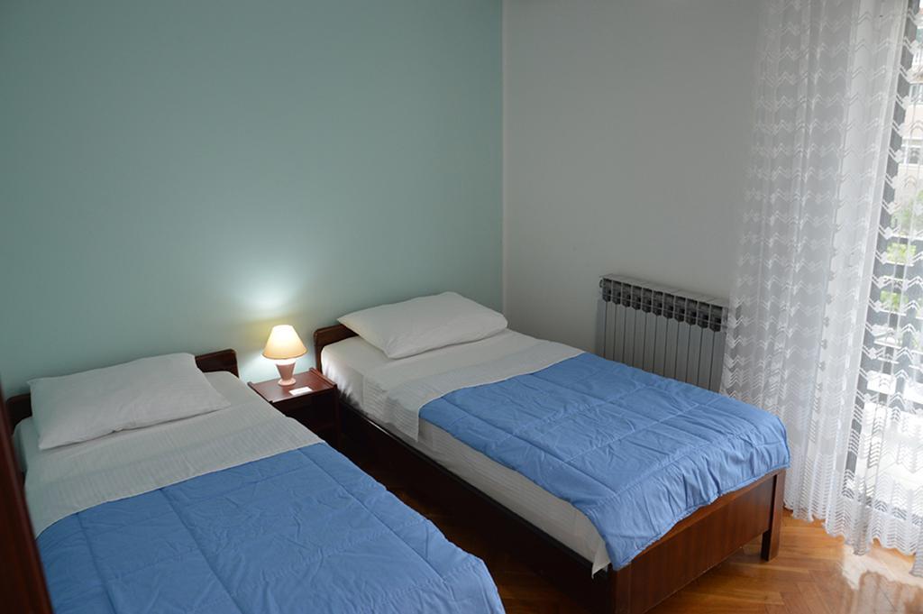 Apartments "Ruza" Vodice Esterno foto