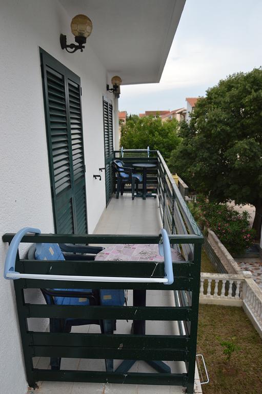 Apartments "Ruza" Vodice Esterno foto