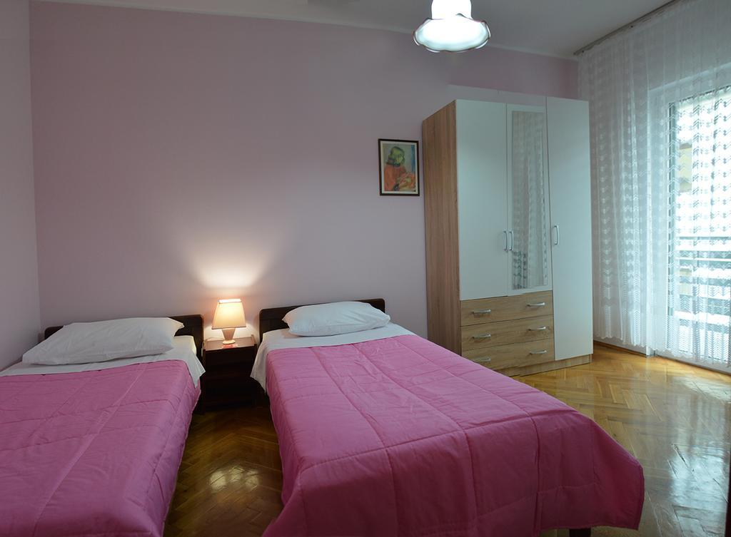 Apartments "Ruza" Vodice Esterno foto