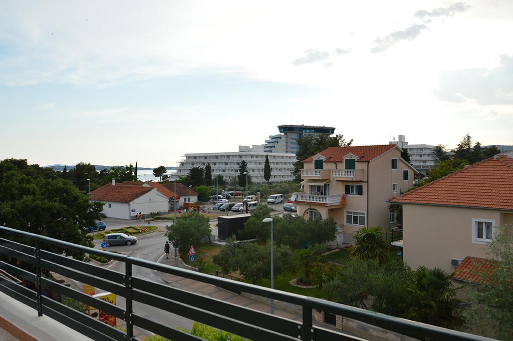 Apartments "Ruza" Vodice Esterno foto