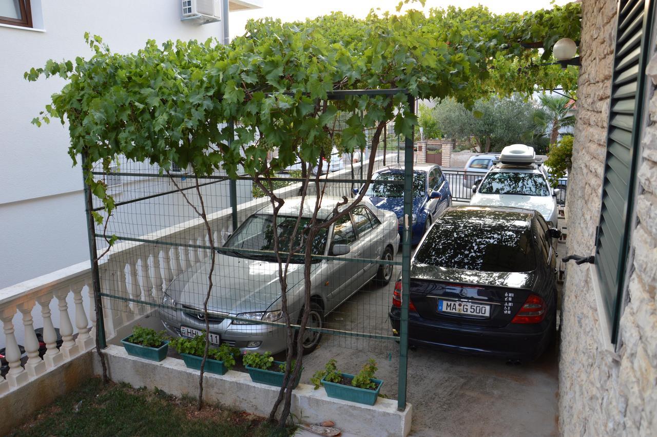 Apartments "Ruza" Vodice Esterno foto